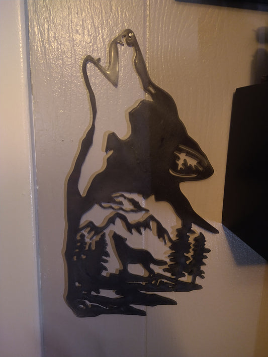 Scenic Wolf Decor